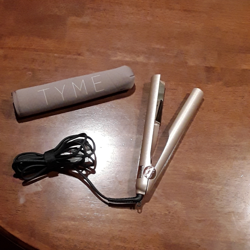 Tyme brand curling/flat iron